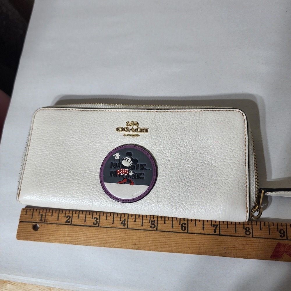 Disney x Coach Minnie Mouse Accordion Zip Wallet Chalk White Leather F29352 - Picture 7 of 9